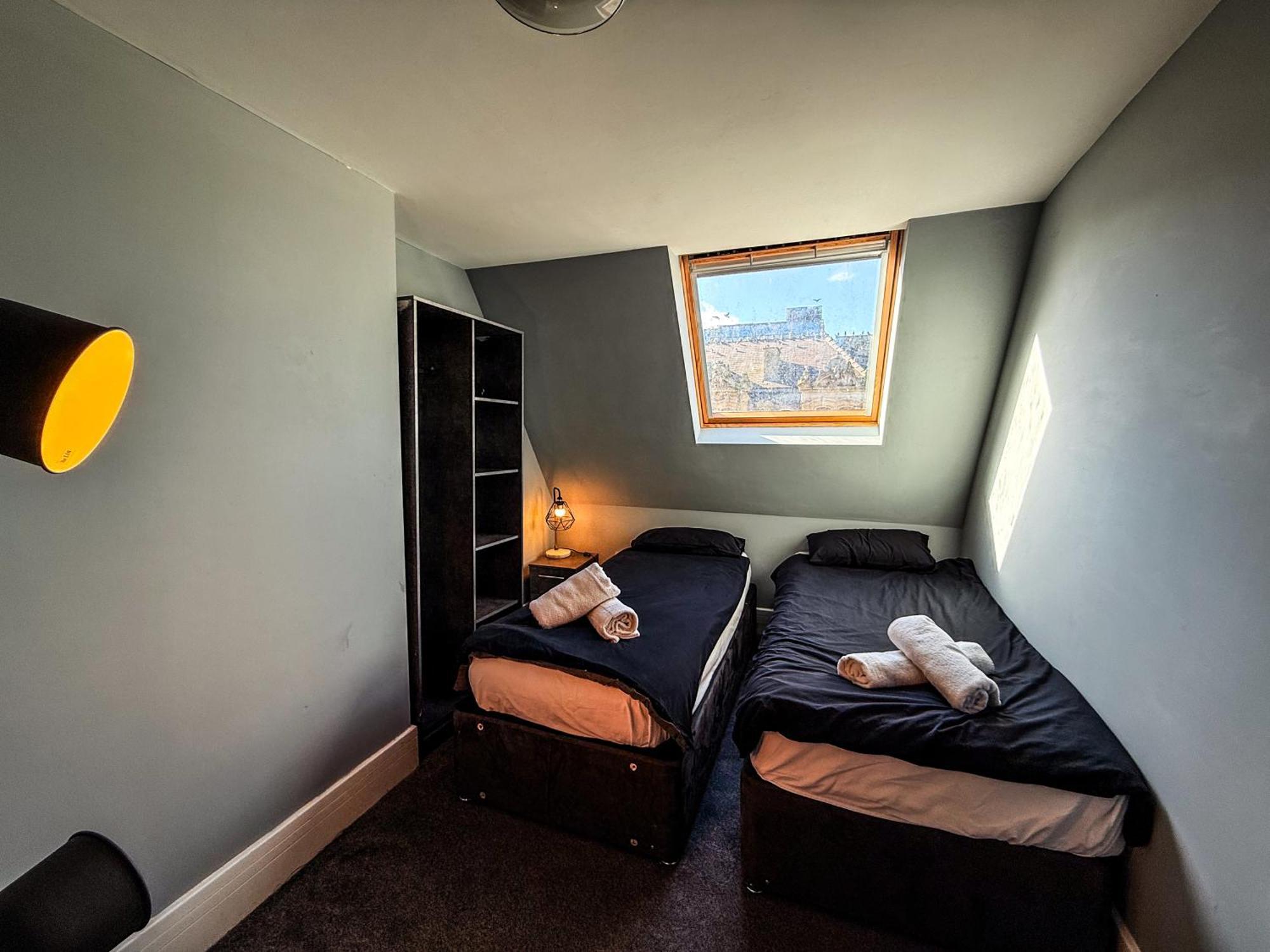 2 Bedroom Apartment In The Heart Of Newcastle - Spacious - Sleeps 7 Extérieur photo